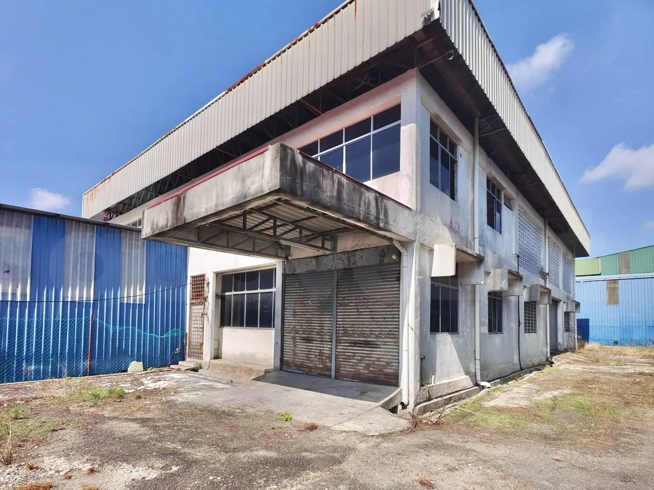 Semi-Detached Warehouse Factory 3000sf For Rent Valdor near Batu Kawan
